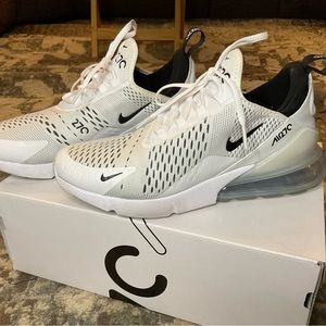 Nike Womens Air Max 270